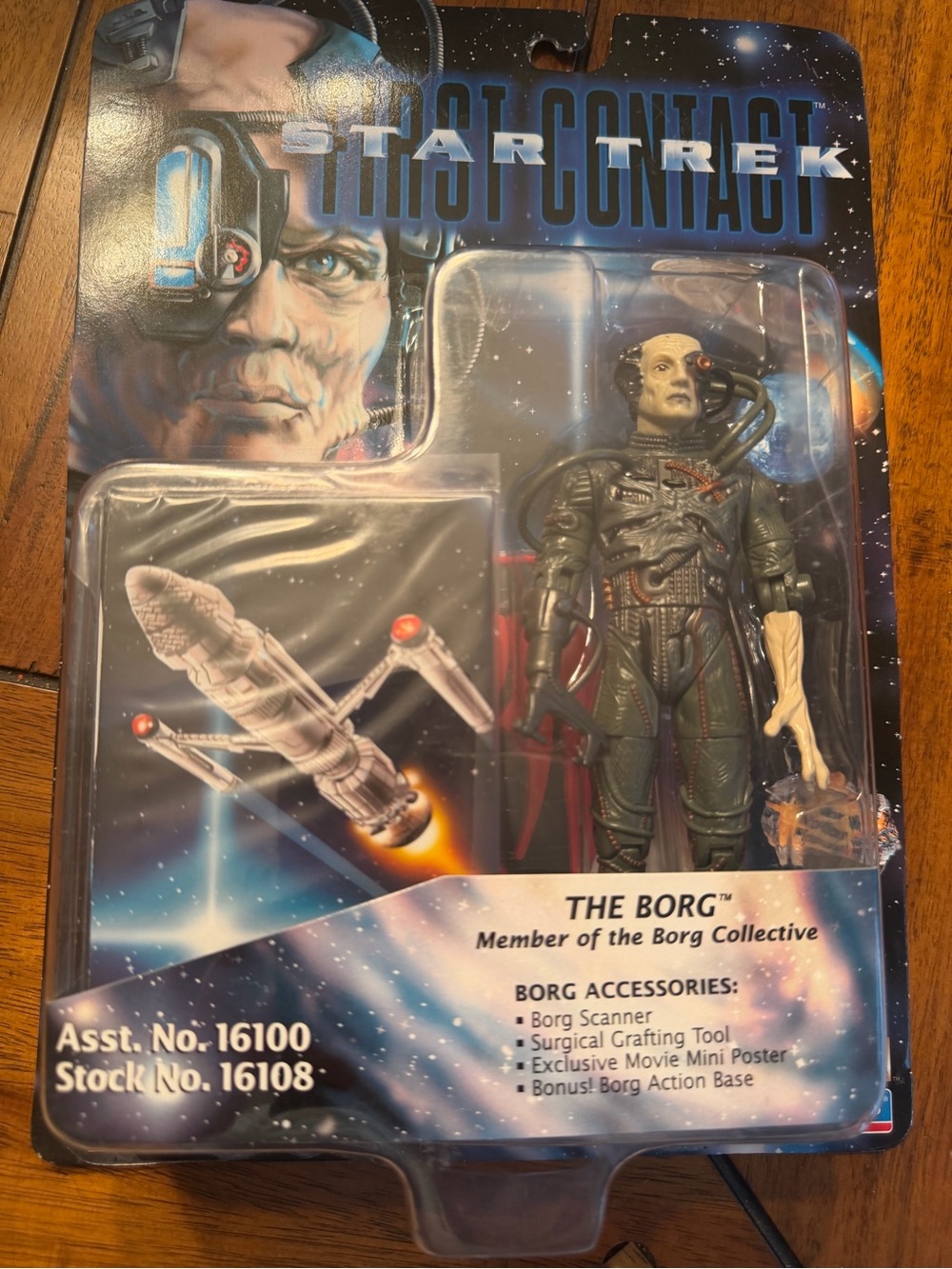 NIB sealed 1996 Playmates "Star Trek: First Contact" Borg action figure